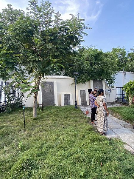 Overview of the cemetery in 2022 (photo, Ananya Jahanara Kabir 2022)