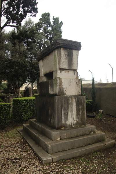 Tombe of Jan Gildemeester (photo Leon Bok, 2014)